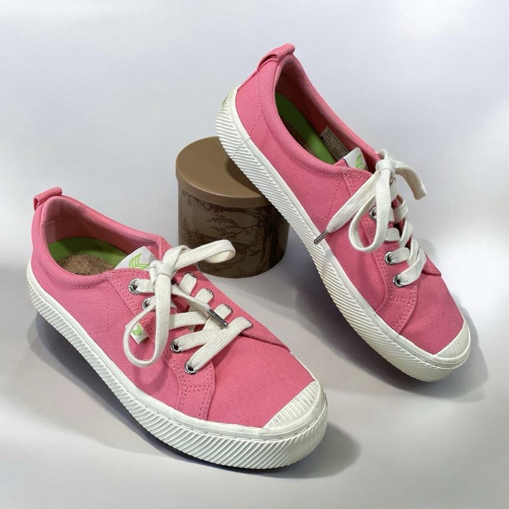 Cariuma OCA Low Shoes Women’s 8.5 /Men’s 7 Pink Lemonade Canvas Lace Up Sneakers